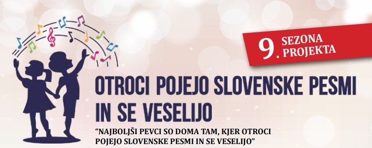 Otroci pojejo slovenske pesmi in se veselijo